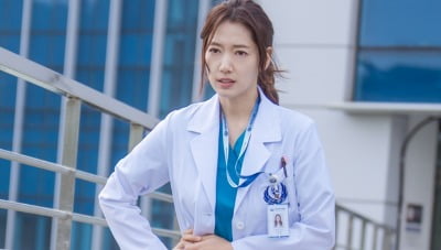 '닥터슬럼프', 찬란했던 시절 지나 14년 만에 재회하는 박신혜·박형식