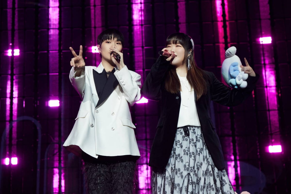 AKMU, the delightful music paradise continues