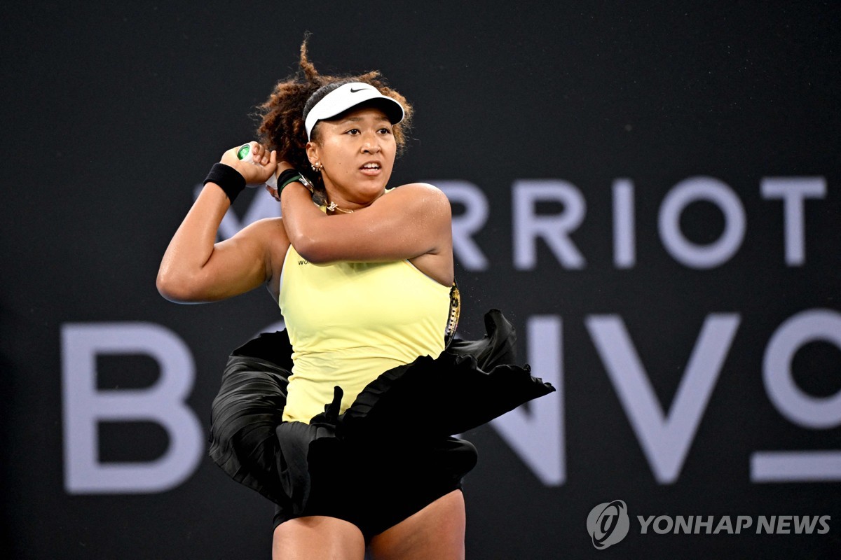 전 세계 1위 오사카, 15개월 만에 복귀전 승리…WTA 투어 32강행
