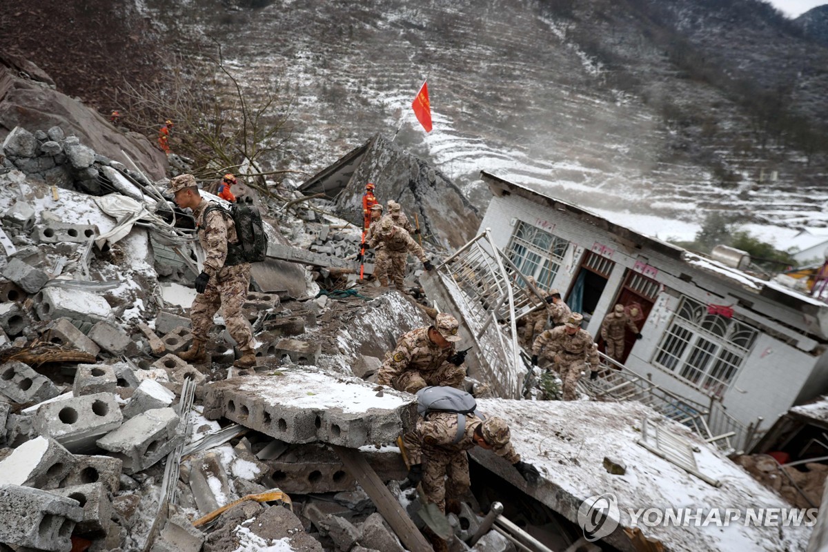 '47명 매몰' 中윈난성 산사태 사망자 11명으로 늘어