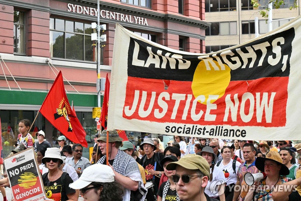 호주인 수만명 국경일 시위 왜…"호주의 날은 원주민 침략의 날"