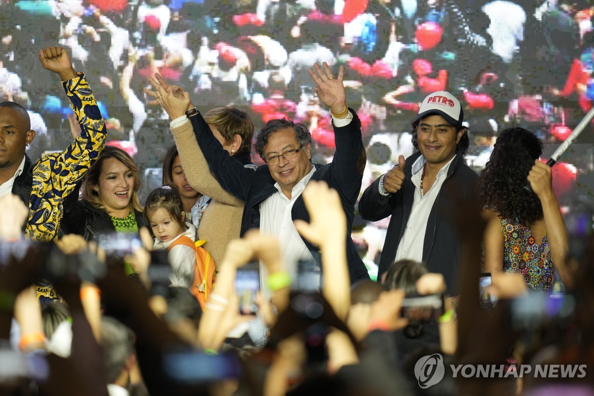 "마약업자 자금 받아 돈세탁"…콜롬비아 대통령 아들 기소