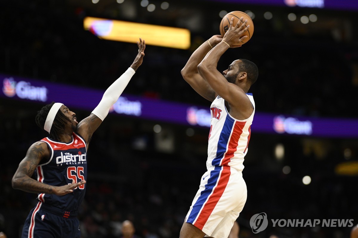 '6명 두 자릿수 득점' NBA 레이커스, OKC 꺾고 2연패 끝