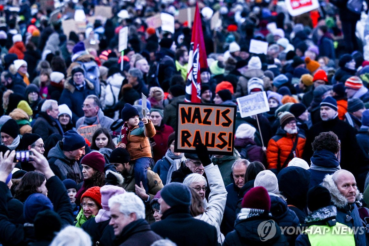 독일 전역서 또 수십만명 反극우 시위…인파 몰려 조기해산도