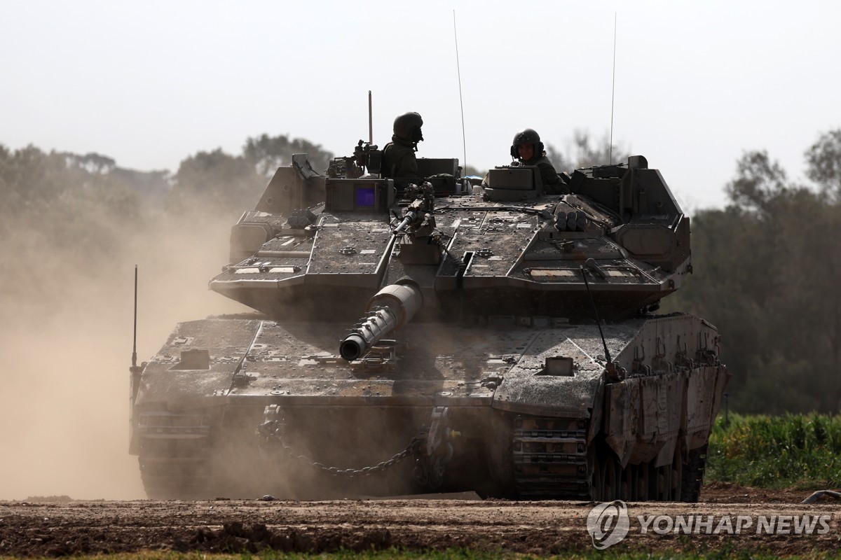 하마스측 보건부 "이스라엘, 탱크로 칸유니스 병원 공격"