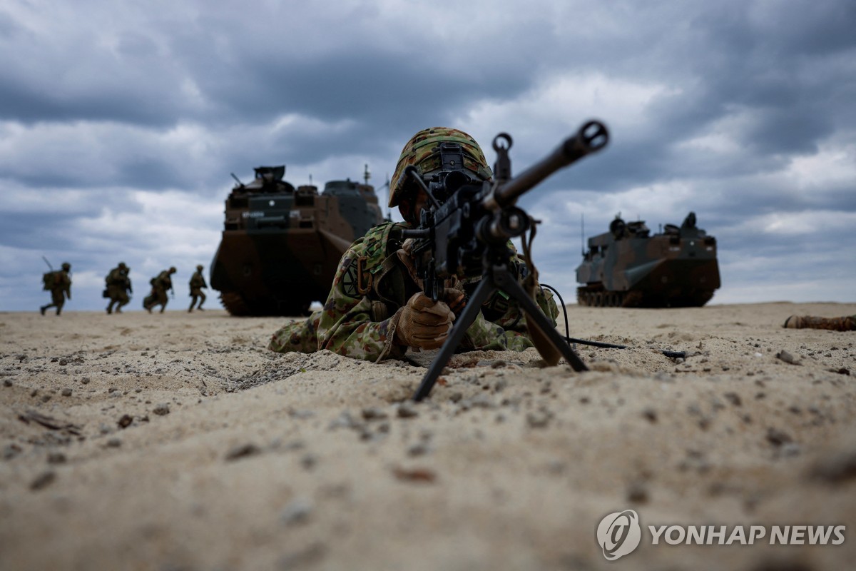 中 겨냥 남태평양 국가 공들이는 日…경비정 제공·불발탄 처리