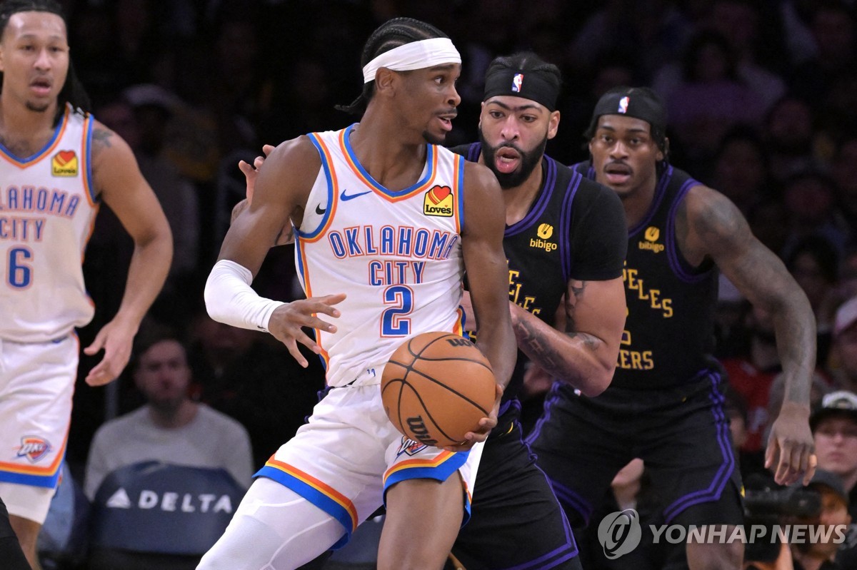 '6명 두 자릿수 득점' NBA 레이커스, OKC 꺾고 2연패 끝