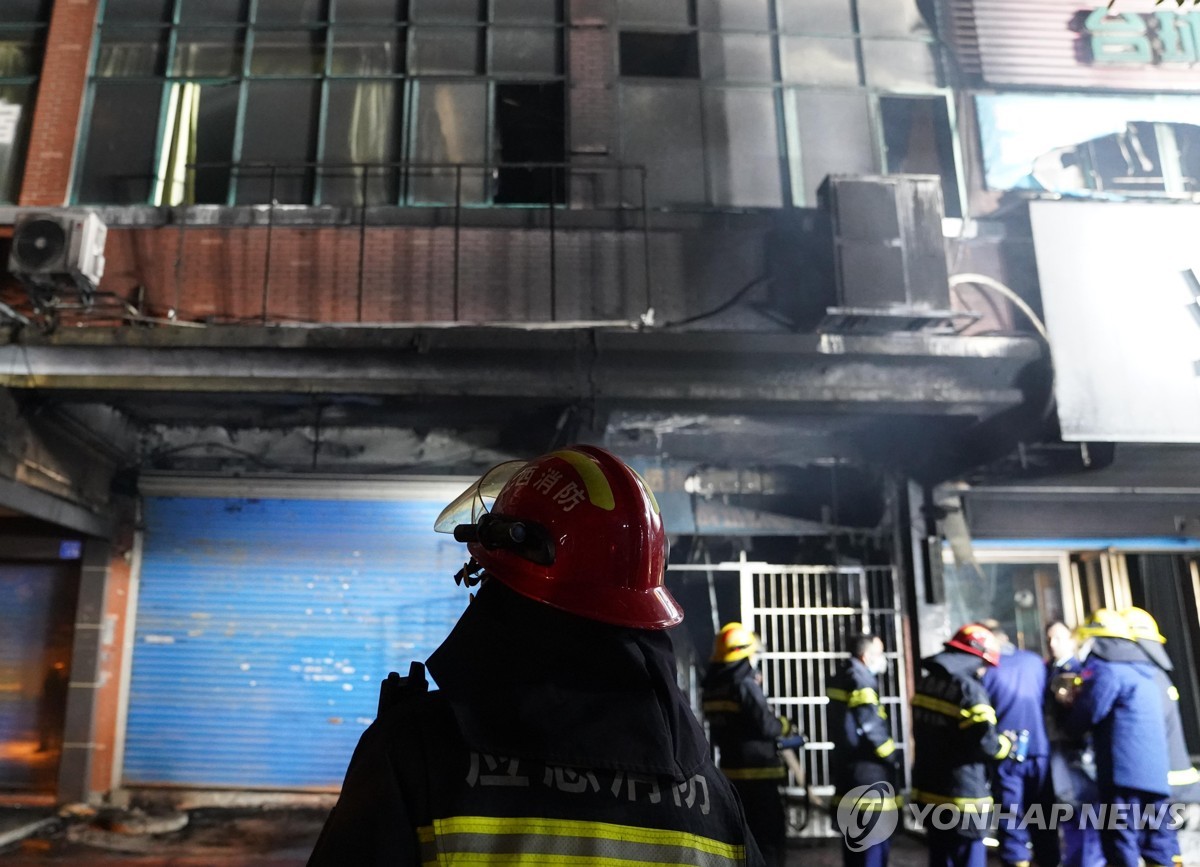 '39명 사망' 中상가 화재원인은 불법 공사…하루만에 12명 체포