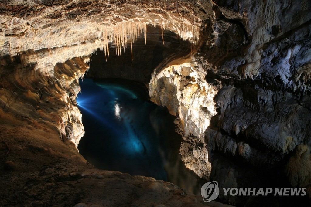 "도로 밑에 보물 용천동굴이 있어요" 제주시 일주동로 감속