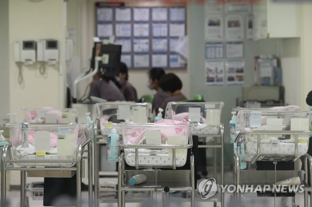 "출산 결정요인 1위는 '집값'…둘째부터 사교육비 영향력 커져"