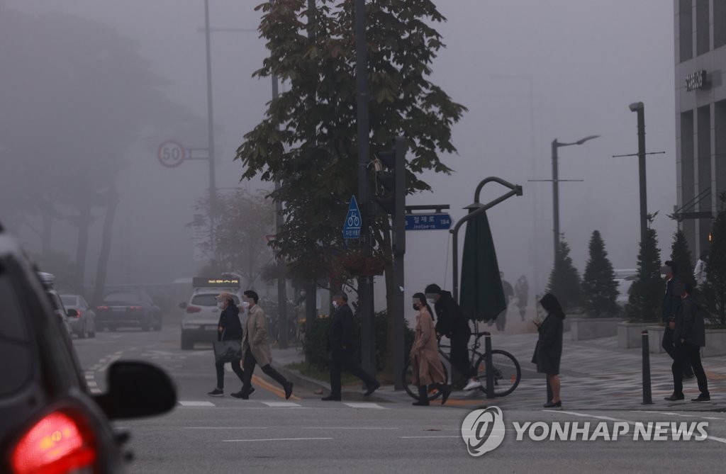 천안 등 충남내륙 안개…출근길 도로 살얼음·빙판길 주의