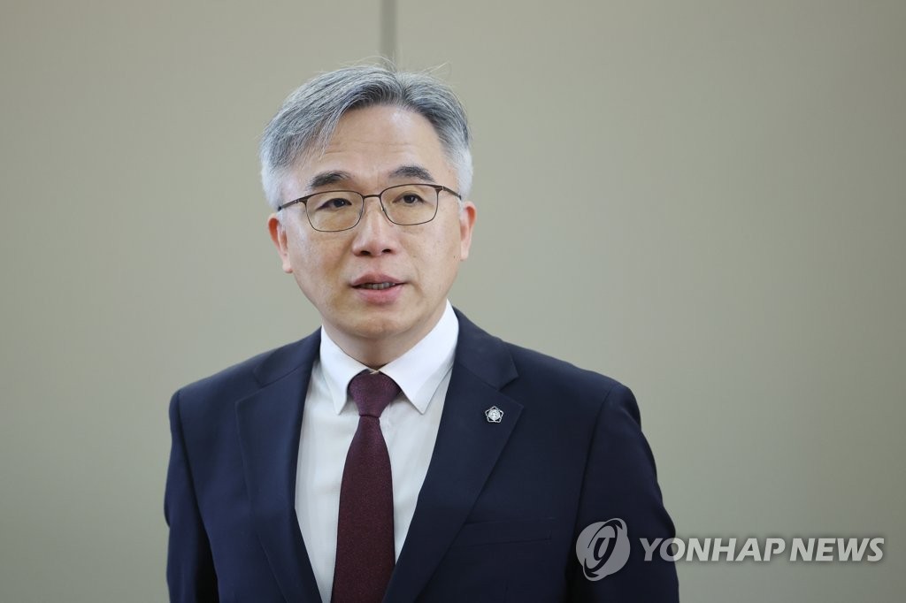 법원, '성추행 혐의' 정철승 변호사 국민참여재판 불허