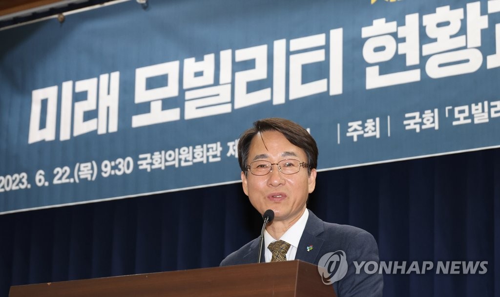 민주, '쌍특검법' 표결 불참 이원욱 해당행위 여부 조사