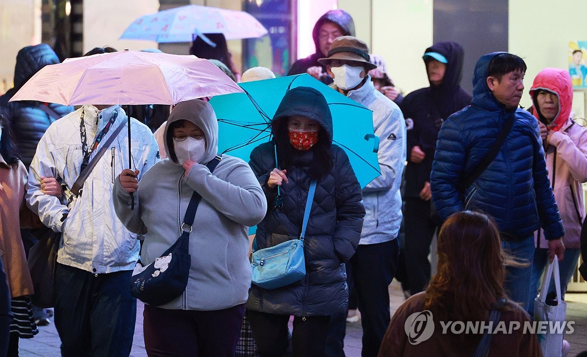 오후까지 산발적으로 비 또는 눈…수도권 미세먼지 '나쁨'