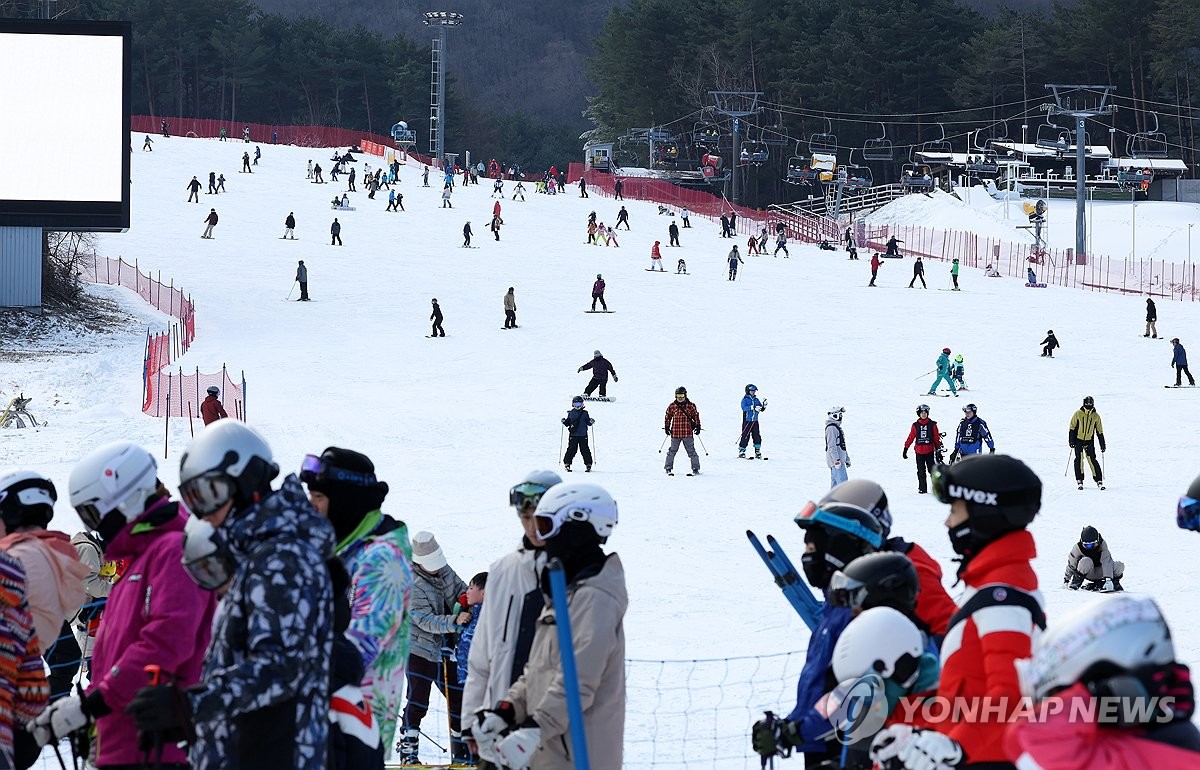 "반갑다 추위야!" 축제·스키장에서 즐기는 겨울 정취