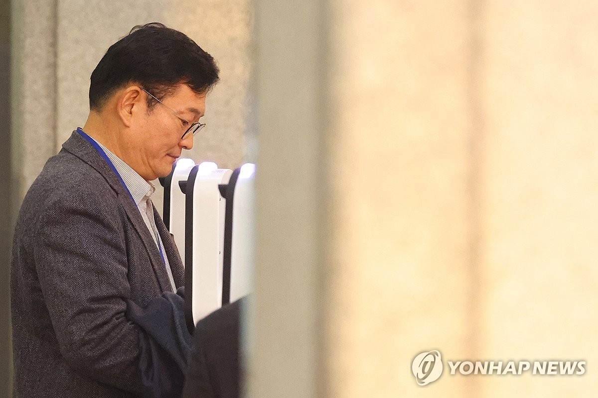 검찰 "송영길, 당수석위원 통해 국토부 민원…4천만원 수수"