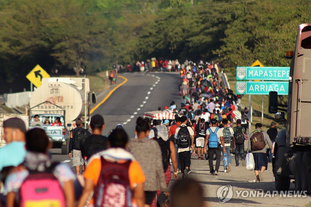 미국, 멕시코 국경 4곳 다시 연다…"불법이민 감소"