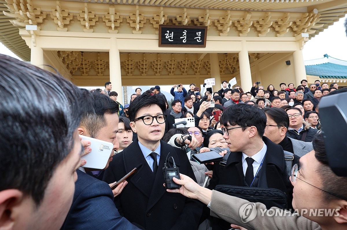 한동훈, 이재명 피습에 "절대 있어선 안되는 일…엄정·신속 수사해야"