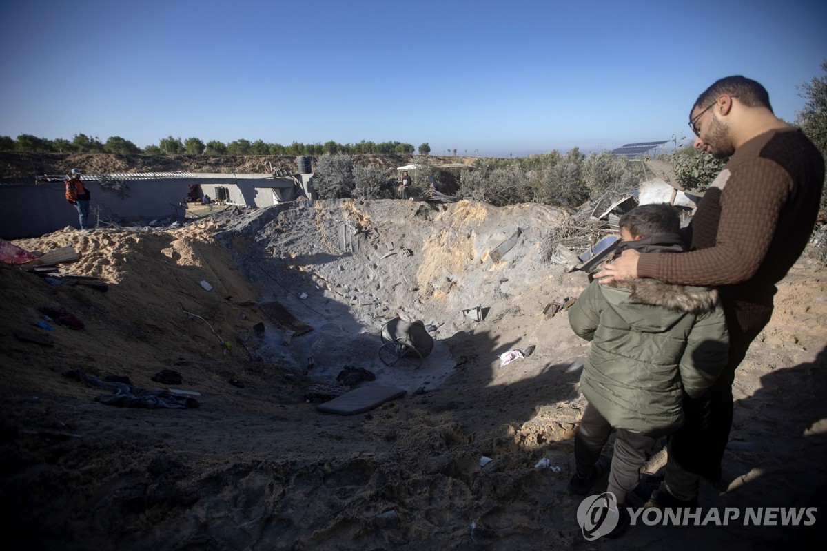 "이스라엘, 가자지구 묘지 최소 16곳 훼손…전쟁 범죄"
