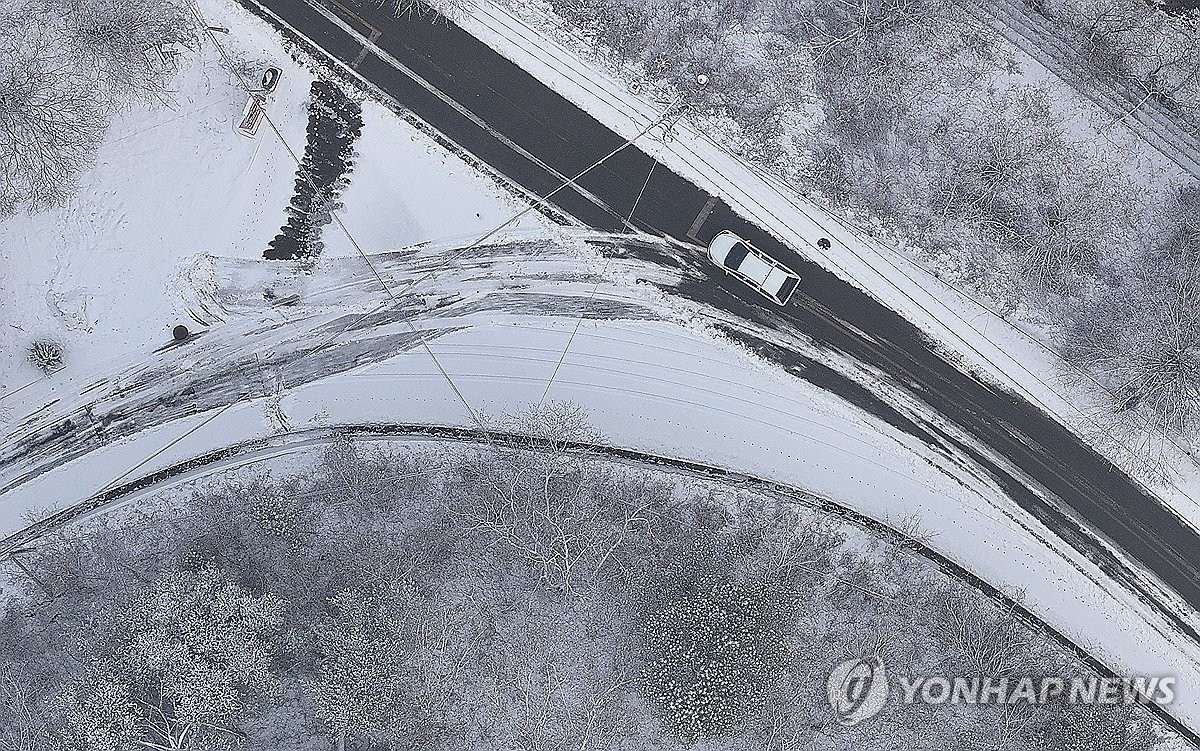 [날씨] 전국 대부분 흐리고 비·눈…'빙판길' 조심