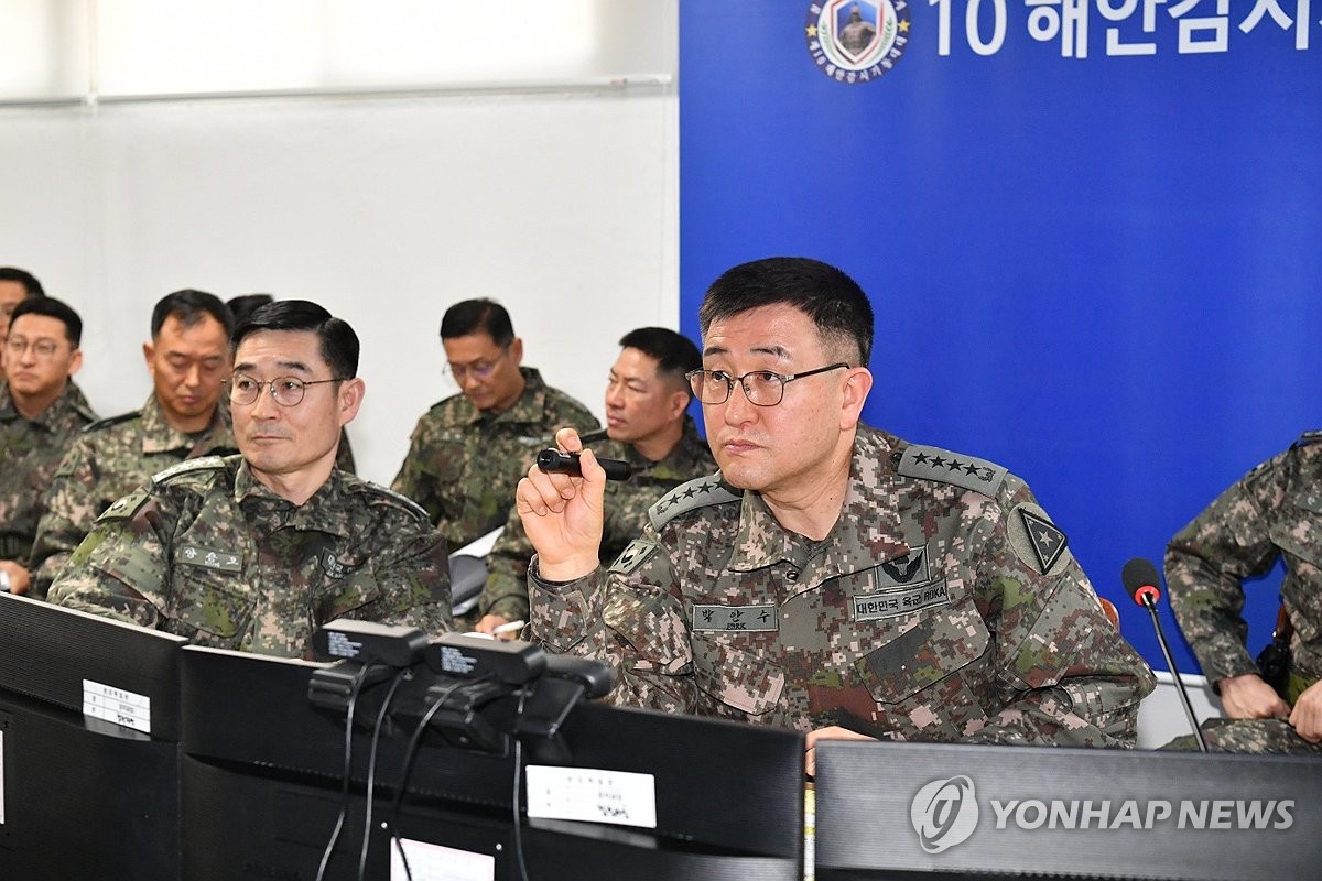 육군·해군총장 해안부대 동반 방문…서해 경계태세 점검