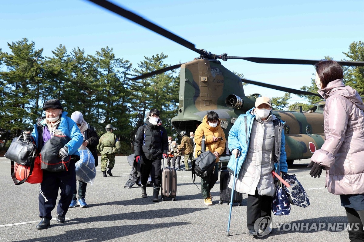 日노토 중학생 일시 피난 검토…지진피해 지역 임시주택 착공(종합)