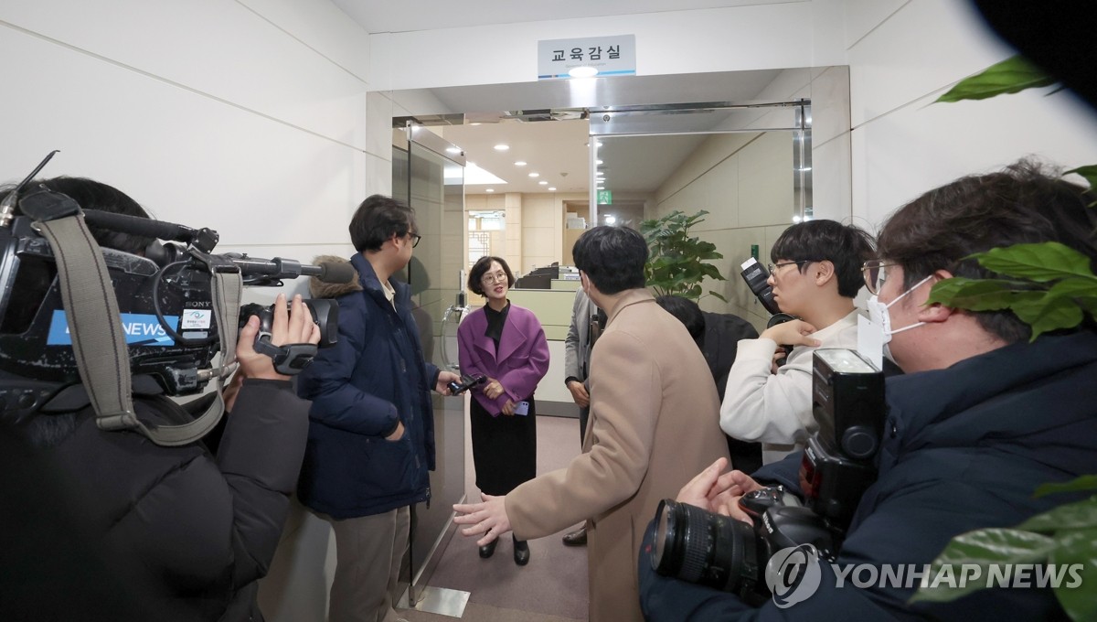 검찰, 전북교육감 '위증교사 의혹'…집무실 등 압수수색(종합)