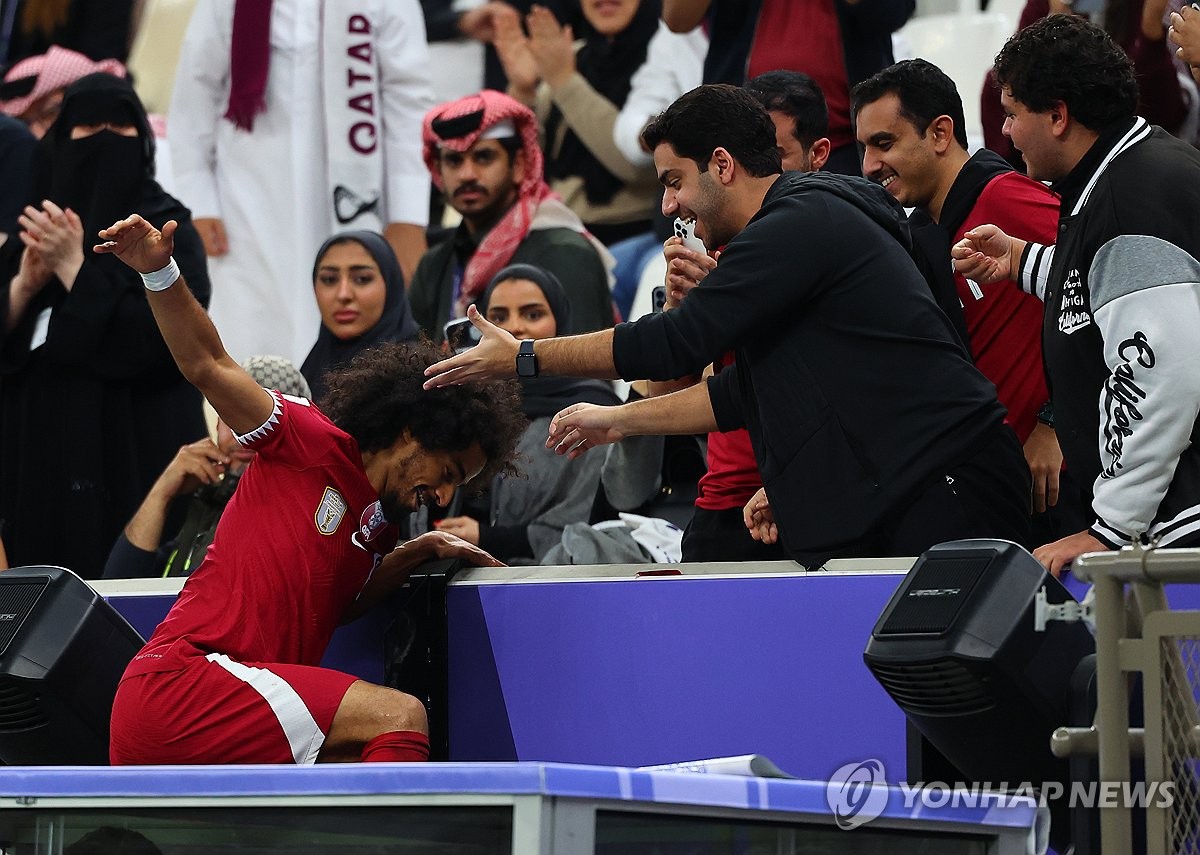 [아시안컵] '디펜딩 챔피언' 카타르, 개막전서 레바논 3-0 격파