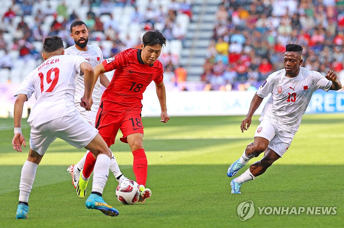 한국, 아시안컵 첫판 바레인전 전반 1-0 앞서…황인범 선제골