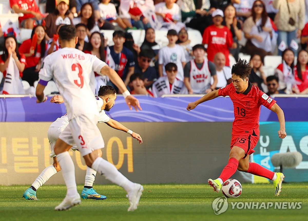 [아시안컵] 볼 안 뺏긴 이강인, 조별리그 1차전 '드리블의 왕'