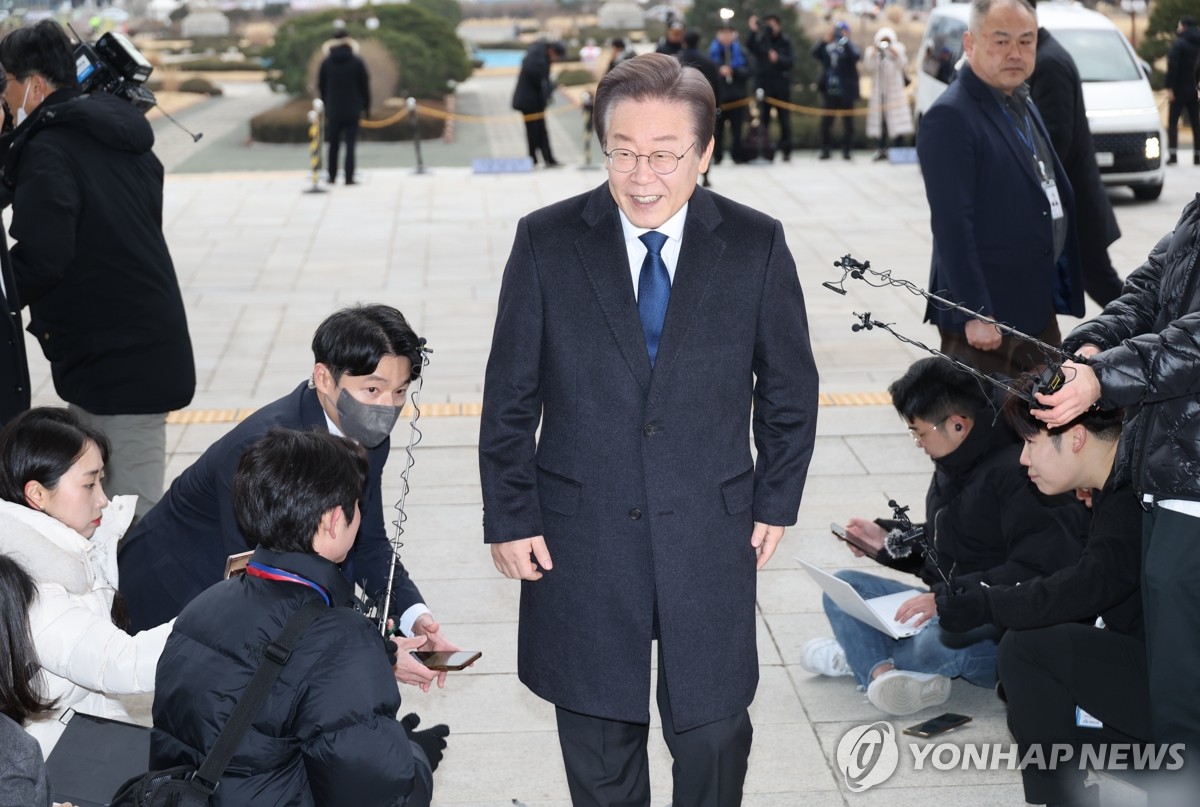 李 복귀 일성은 '정권심판·당 통합'…"이낙연 등 탈당 안타깝다"