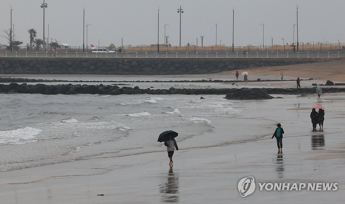 제주 흐리고 가끔 비…낮 기온 13도 안팎