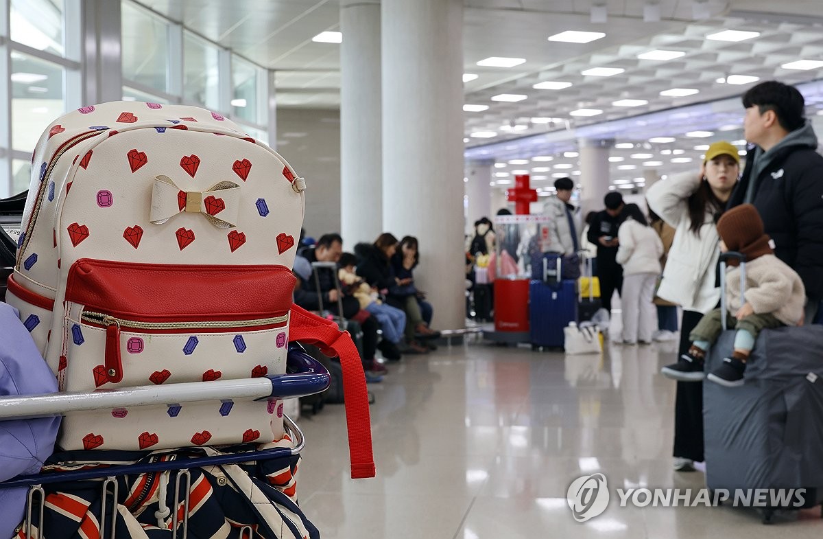 눈보라 잦아든 제주공항 항공기 운항 정상화