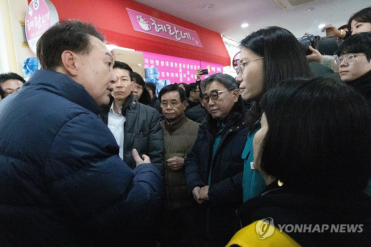 尹, 서천시장 화재에 "특별재난지역 선포 가능여부 즉시 검토"(종합)