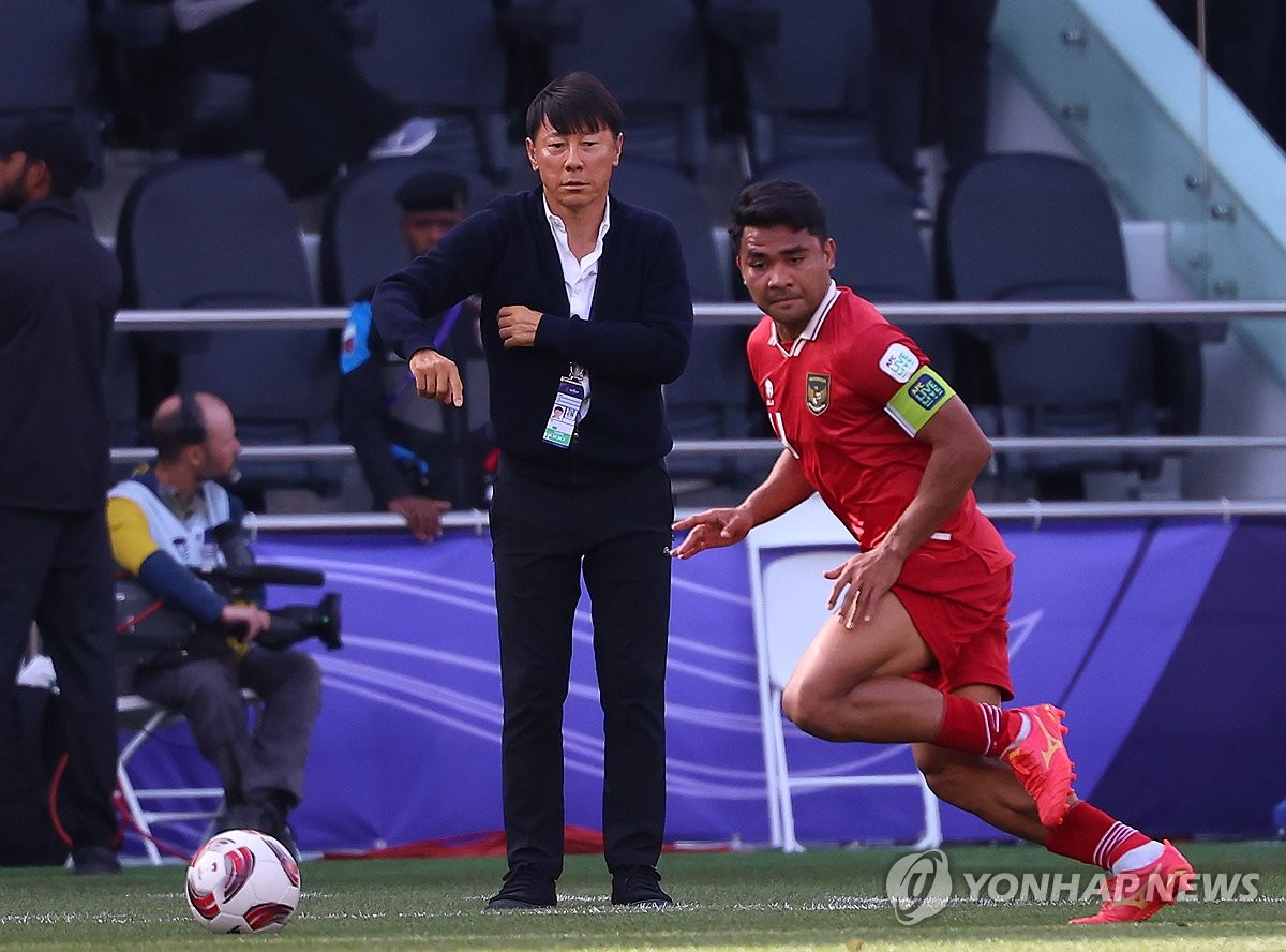 [아시안컵] '신태용 매직'은 16강까지…인도네시아, 호주에 0-4 완패