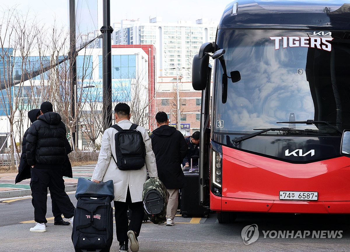 9개월 만에 드러난 KIA 장정석 전 단장·김종국 감독 비위 혐의