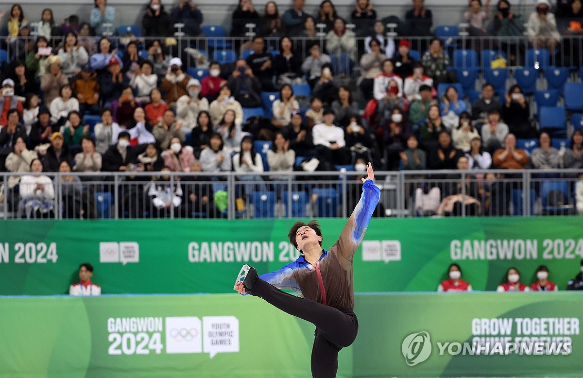 [청소년올림픽] 피겨 김현겸, 남자싱글 금메달…한국 남자 최초