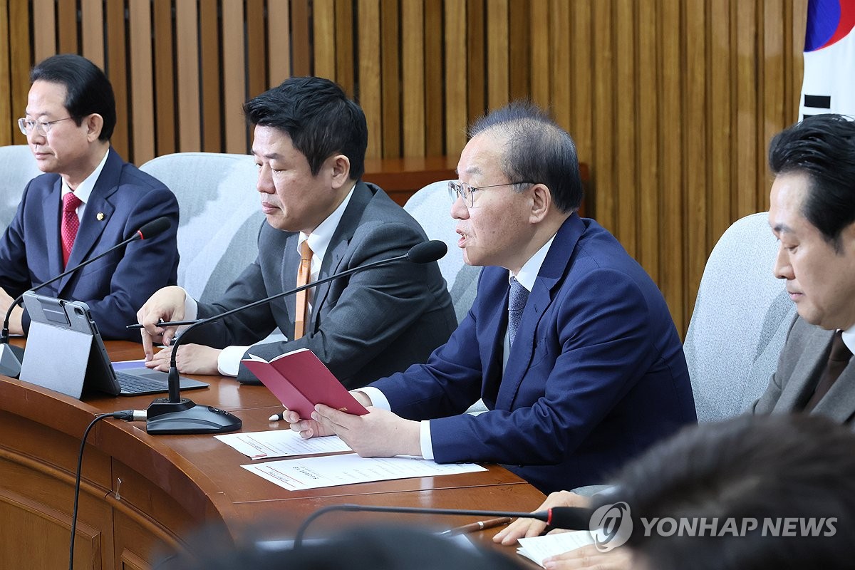 與 "중처법 유예기간 줄여서라도 2월1일 본회의서 처리하자"