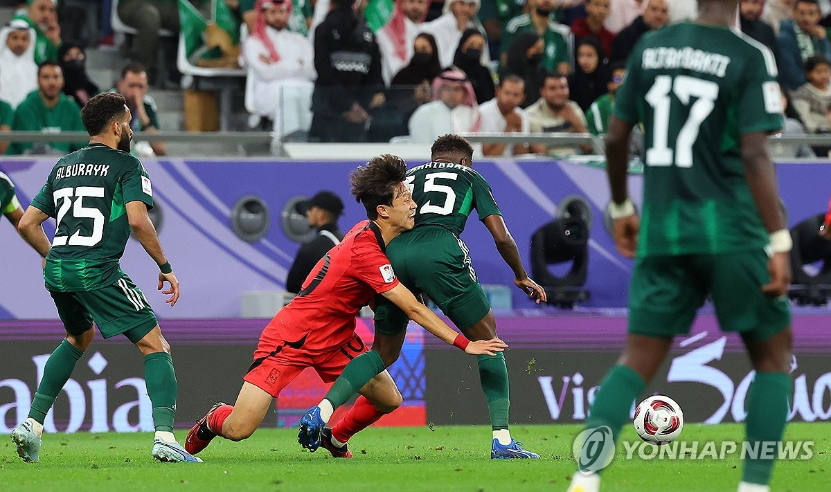 '골대 행운' 한국, 사우디와 아시안컵 16강전 전반 0-0으로 맞서