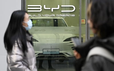 테슬라 제친 세계 최대 EV업체 BYD, 공매도 급증