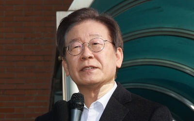 [속보] 민주 "이재명, 내일 당무 복귀"…흉기 피습 보름만