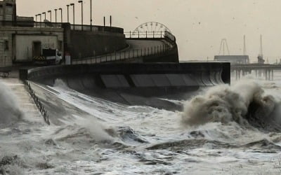 영국 강타한 겨울 폭풍 '이샤'…전역에 강풍 경보 내려져 