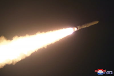 [속보] 북한 "신형전략순항미사일 '불화살-3-31' 어제 시험발사"