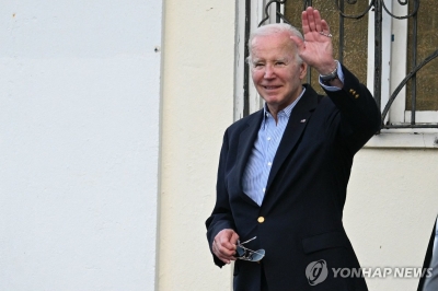 '재선 도전' 바이든 새해인사…"미국, 세계 이끌 더 나은 위치"