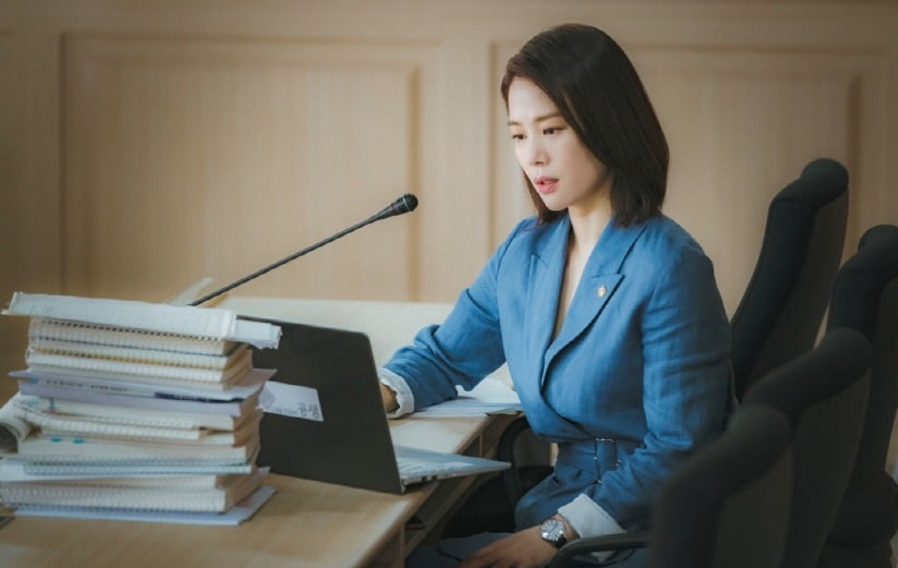 "국물이 끝내준다"던 온라인카지노추천, 끝내주는 연기로 영화를 구한다 