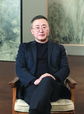 김홍석 작가.