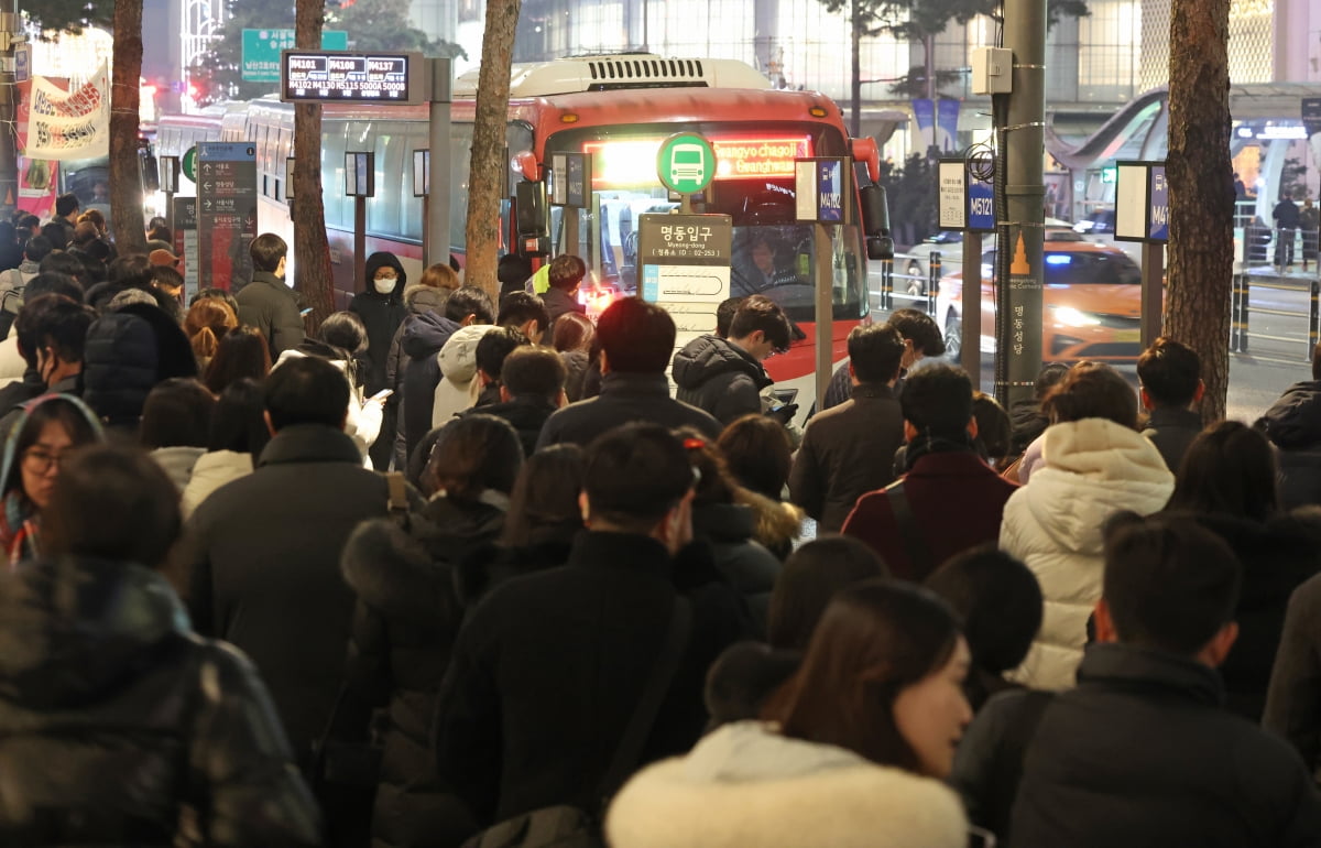 '출퇴근 광역카지노 꽁 대란'에 명동에 정류장 2곳 신설