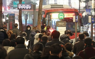 '출퇴근 광역버스 대란'에 명동에 정류장 2곳 신설