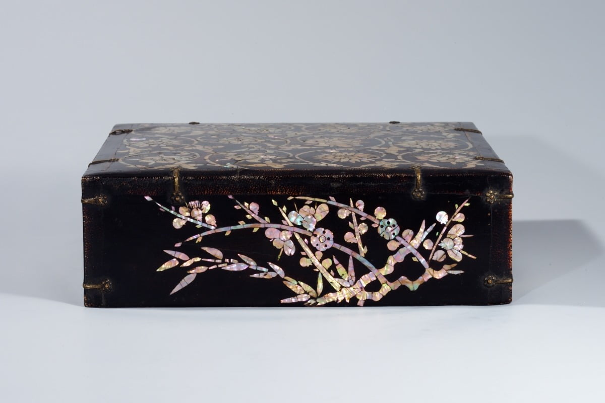 나전 칠 국화·모란 넝쿨 매화 대나무 무늬 상자