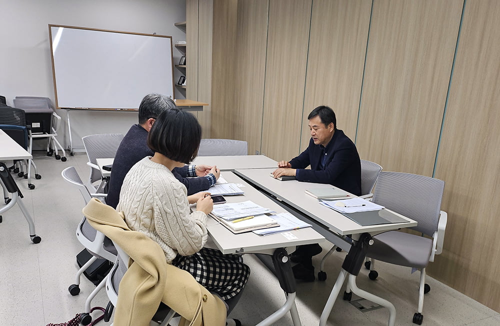 카지노 찰리는 지난 22일 전북 익산시에서 일자리센터 통합설치를 위한 벤치마킹 목적으로 ‘동작취업지원센터’를 방문했다고 밝혔다. /카지노 찰리청 제공